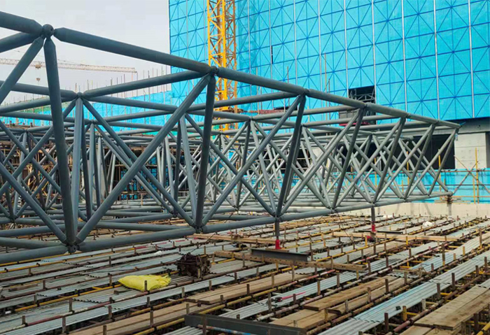 呼和浩特高铁东总部基地2号楼网架